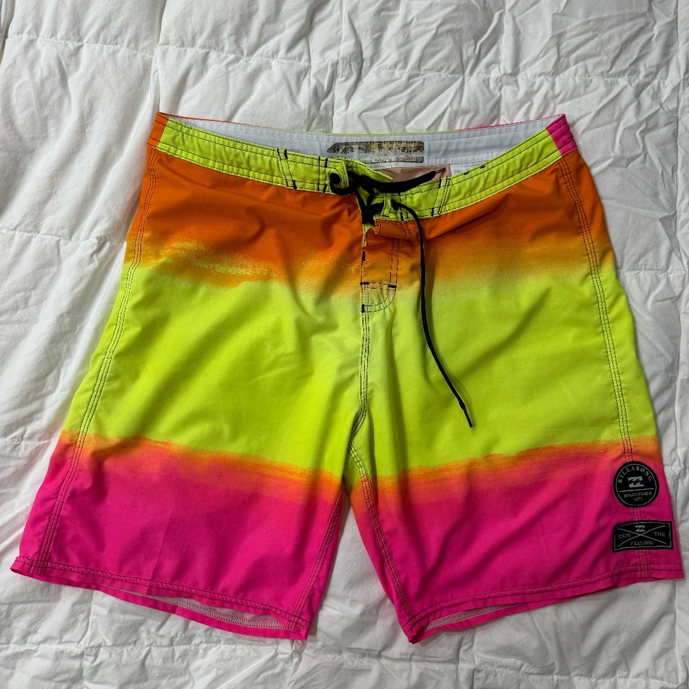 Billabong, size 32, hybrid board short, multi color